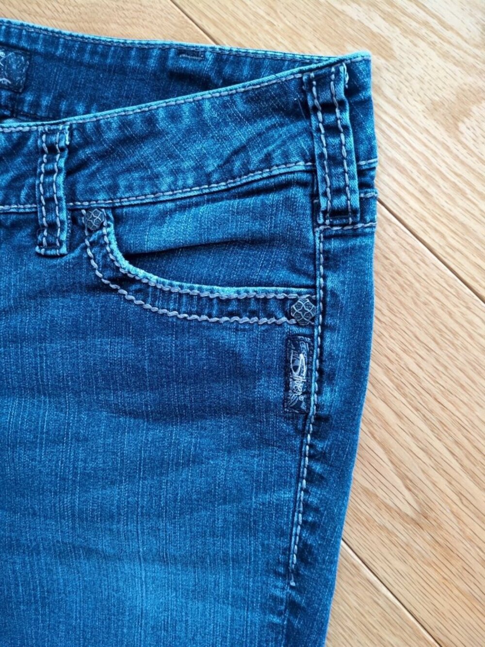 Silver Suki Women’s W34xL25 Flared Ankle Jeans Medium Wash Mid Rise - Picture 5 of 12